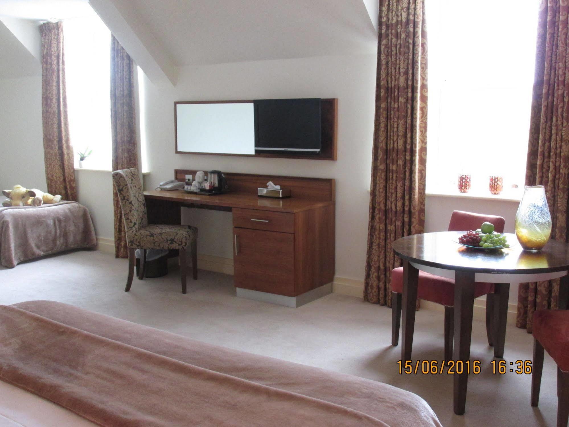 Westport Country Lodge Hotel Extérieur photo